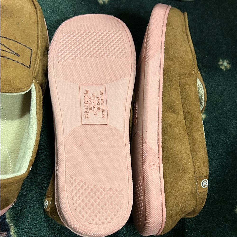 New 2pair Isotoner men’s slippers 13-14 - Picture 11 of 11